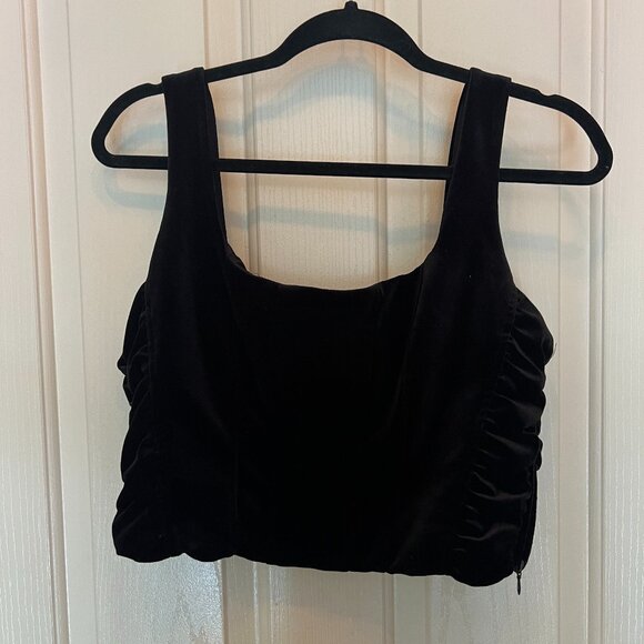 Cropped Tank Top - Picture 1 of 6